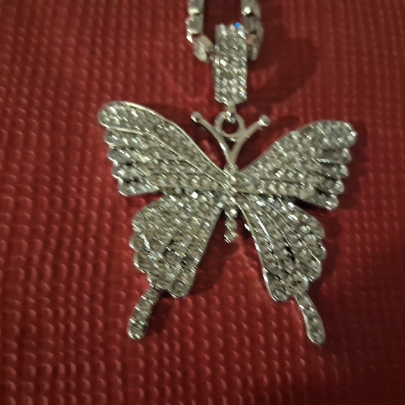 Dazzling Silver Butterfly Jewelry Set - Picture 2 of 4
